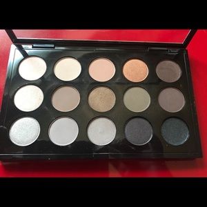 MAC Cool Neutral Times 15 Eyeshadow Palette